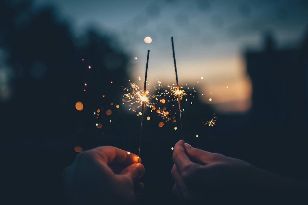 celebration-sparkler-light-in-dark