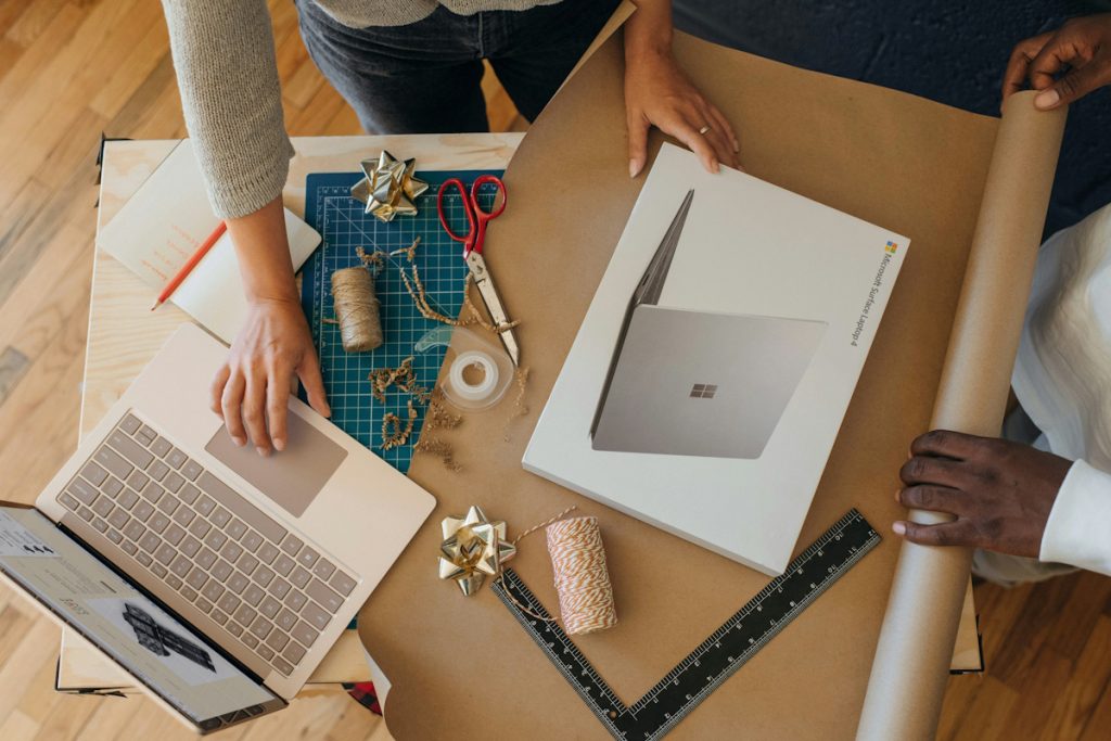 holiday-present-laptop-packaging
